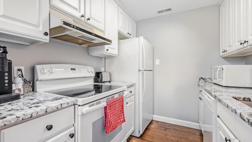 4 Cedar Bluff, GALENA, Illinois 61036, 3 Bedrooms Bedrooms, ,3 BathroomsBathrooms,Condominium,For Sale,Cedar Bluff,202602063