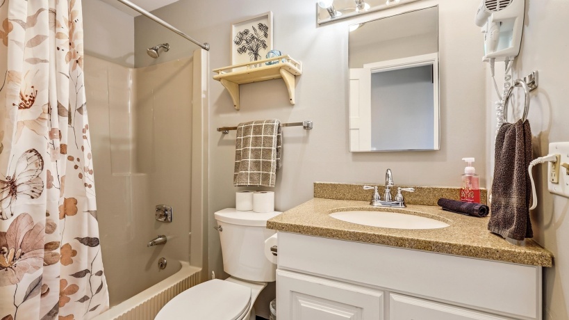 4 Cedar Bluff, GALENA, Illinois 61036, 3 Bedrooms Bedrooms, ,3 BathroomsBathrooms,Condominium,For Sale,Cedar Bluff,202602063