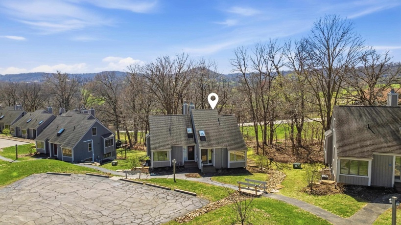 4 Cedar Bluff, GALENA, Illinois 61036, 3 Bedrooms Bedrooms, ,3 BathroomsBathrooms,Condominium,For Sale,Cedar Bluff,202602063