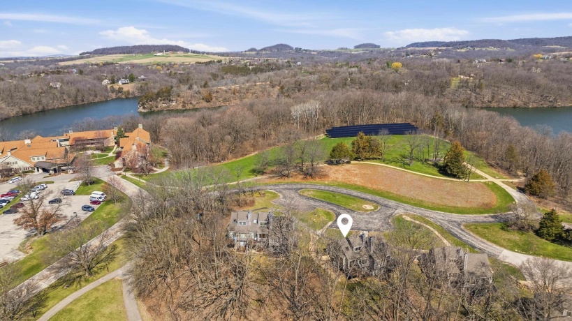 4 Cedar Bluff, GALENA, Illinois 61036, 3 Bedrooms Bedrooms, ,3 BathroomsBathrooms,Condominium,For Sale,Cedar Bluff,202602063