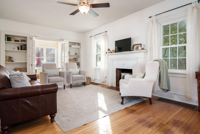 1133 Staver, FREEPORT, Illinois 61032, 2 Bedrooms Bedrooms, ,1 BathroomBathrooms,House,For Sale,Staver,202602065