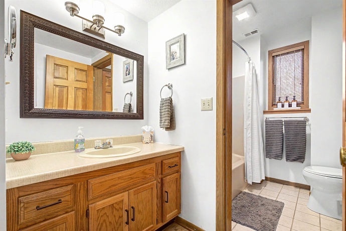 32 Creekwood, GALENA, Illinois 61036, 2 Bedrooms Bedrooms, ,2 BathroomsBathrooms,Condominium,For Sale,Creekwood,202602067