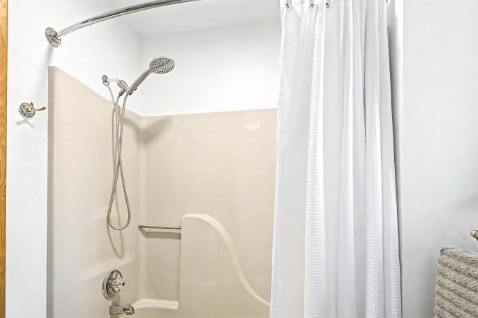 32 Creekwood, GALENA, Illinois 61036, 2 Bedrooms Bedrooms, ,2 BathroomsBathrooms,Condominium,For Sale,Creekwood,202602067