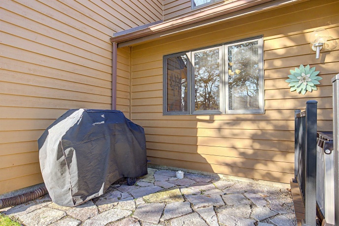 32 Creekwood, GALENA, Illinois 61036, 2 Bedrooms Bedrooms, ,2 BathroomsBathrooms,Condominium,For Sale,Creekwood,202602067