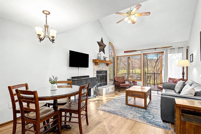 32 Creekwood, GALENA, Illinois 61036, 2 Bedrooms Bedrooms, ,2 BathroomsBathrooms,Condominium,For Sale,Creekwood,202602067