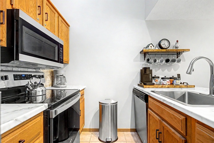 32 Creekwood, GALENA, Illinois 61036, 2 Bedrooms Bedrooms, ,2 BathroomsBathrooms,Condominium,For Sale,Creekwood,202602067