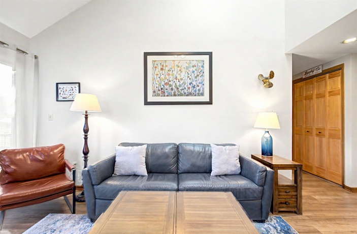 32 Creekwood, GALENA, Illinois 61036, 2 Bedrooms Bedrooms, ,2 BathroomsBathrooms,Condominium,For Sale,Creekwood,202602067