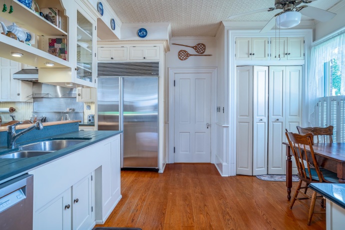 704 River, SABULA, Iowa 52070, 4 Bedrooms Bedrooms, ,3 BathroomsBathrooms,House,For Sale,River,202505950