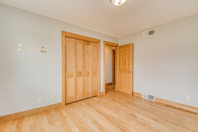 13800 Valley, EAST DUBUQUE, Illinois 61025, 4 Bedrooms Bedrooms, ,3 BathroomsBathrooms,House,For Sale,Valley,202602086