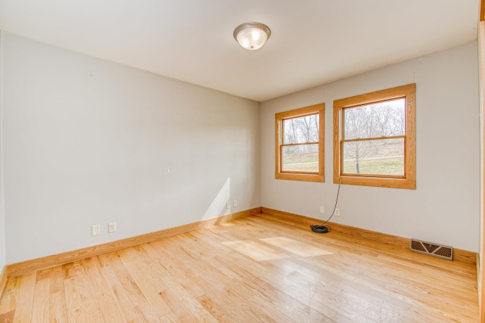 13800 Valley, EAST DUBUQUE, Illinois 61025, 4 Bedrooms Bedrooms, ,3 BathroomsBathrooms,House,For Sale,Valley,202602086