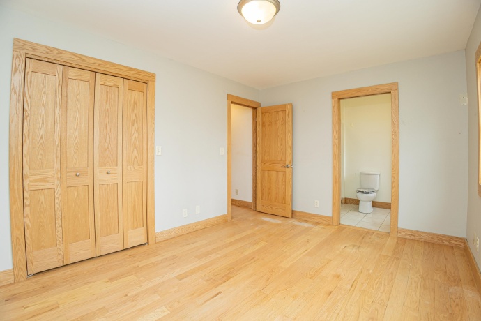 13800 Valley, EAST DUBUQUE, Illinois 61025, 4 Bedrooms Bedrooms, ,3 BathroomsBathrooms,House,For Sale,Valley,202602086