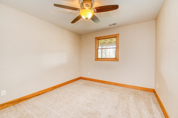 13800 Valley, EAST DUBUQUE, Illinois 61025, 4 Bedrooms Bedrooms, ,3 BathroomsBathrooms,House,For Sale,Valley,202602086