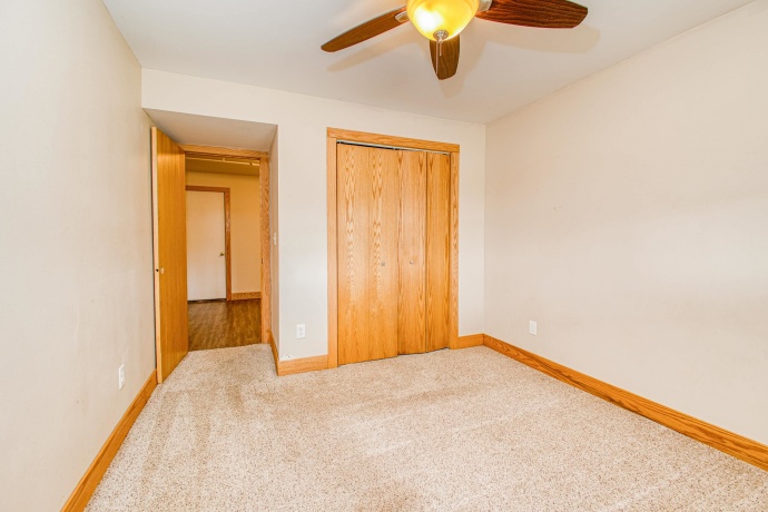 13800 Valley, EAST DUBUQUE, Illinois 61025, 4 Bedrooms Bedrooms, ,3 BathroomsBathrooms,House,For Sale,Valley,202602086