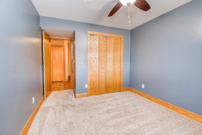 13800 Valley, EAST DUBUQUE, Illinois 61025, 4 Bedrooms Bedrooms, ,3 BathroomsBathrooms,House,For Sale,Valley,202602086