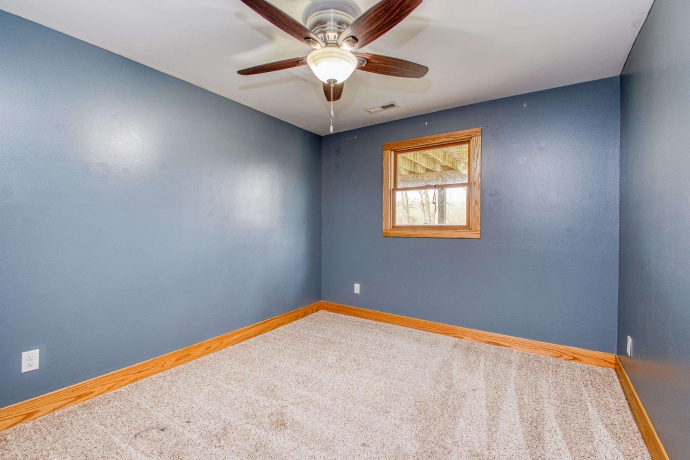 13800 Valley, EAST DUBUQUE, Illinois 61025, 4 Bedrooms Bedrooms, ,3 BathroomsBathrooms,House,For Sale,Valley,202602086