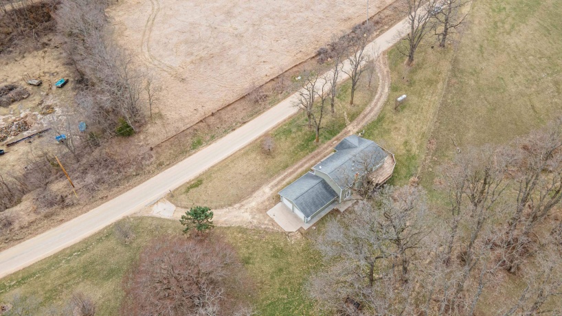 13800 Valley, EAST DUBUQUE, Illinois 61025, 4 Bedrooms Bedrooms, ,3 BathroomsBathrooms,House,For Sale,Valley,202602086