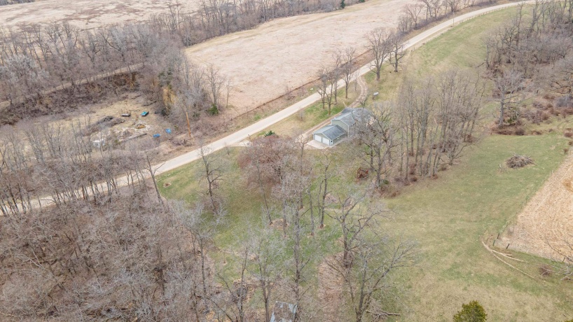 13800 Valley, EAST DUBUQUE, Illinois 61025, 4 Bedrooms Bedrooms, ,3 BathroomsBathrooms,House,For Sale,Valley,202602086