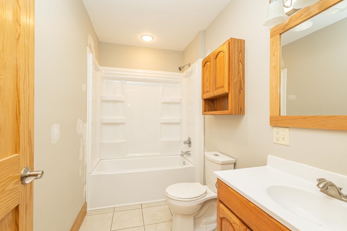 13800 Valley, EAST DUBUQUE, Illinois 61025, 4 Bedrooms Bedrooms, ,3 BathroomsBathrooms,House,For Sale,Valley,202602086