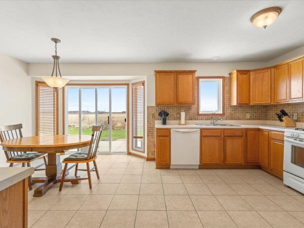 2170 Burnett, BELVIDERE, Illinois 61008, 3 Bedrooms Bedrooms, ,2 BathroomsBathrooms,House,For Sale,Burnett,202602091