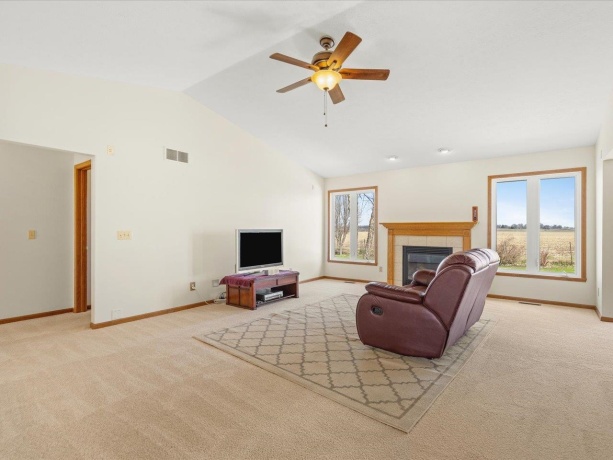 2170 Burnett, BELVIDERE, Illinois 61008, 3 Bedrooms Bedrooms, ,2 BathroomsBathrooms,House,For Sale,Burnett,202602091