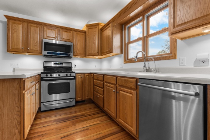 607 6th, OREGON, Illinois 61061, 4 Bedrooms Bedrooms, ,2 BathroomsBathrooms,House,For Sale,6th,202602092