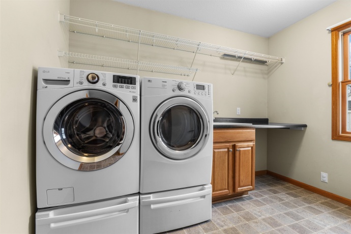 607 6th, OREGON, Illinois 61061, 4 Bedrooms Bedrooms, ,2 BathroomsBathrooms,House,For Sale,6th,202602092