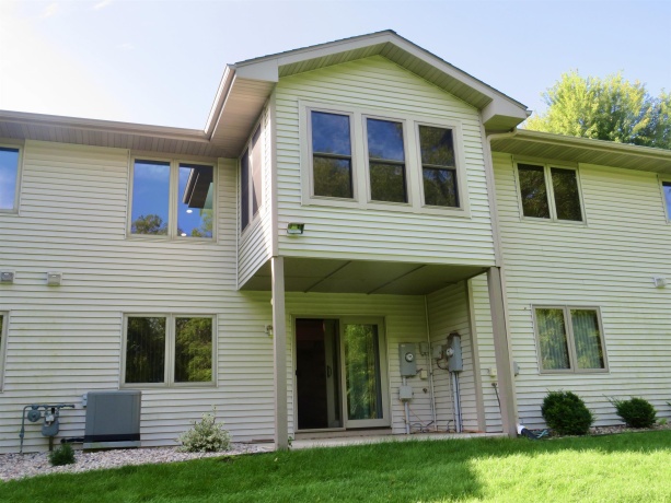 812 Shadow Bluff Drive, GALENA, Illinois 61036, 3 Bedrooms Bedrooms, ,3 BathroomsBathrooms,Condominium,For Sale,Shadow Bluff Drive,202505411