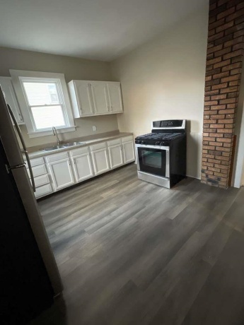 217 West, FREEPORT, Illinois 61032, 3 Bedrooms Bedrooms, ,1 BathroomBathrooms,House,For Sale,West,202602098