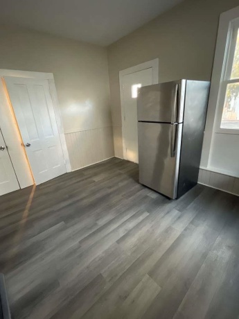 217 West, FREEPORT, Illinois 61032, 3 Bedrooms Bedrooms, ,1 BathroomBathrooms,House,For Sale,West,202602098