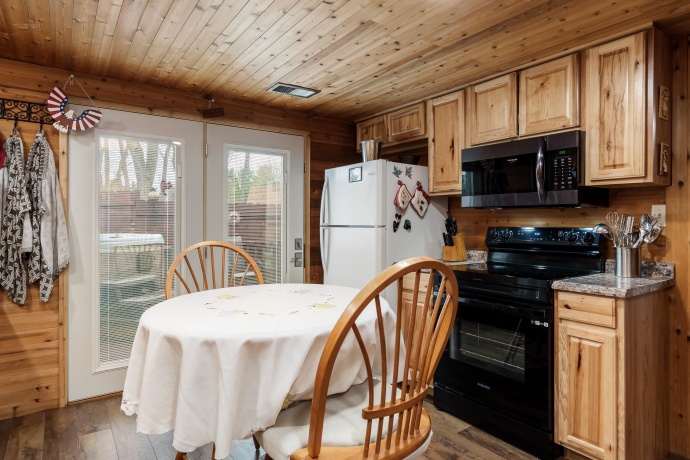 6658 Nestlewood, ROSCOE, Illinois 61073, 4 Bedrooms Bedrooms, ,2 BathroomsBathrooms,House,For Sale,Nestlewood,202602099