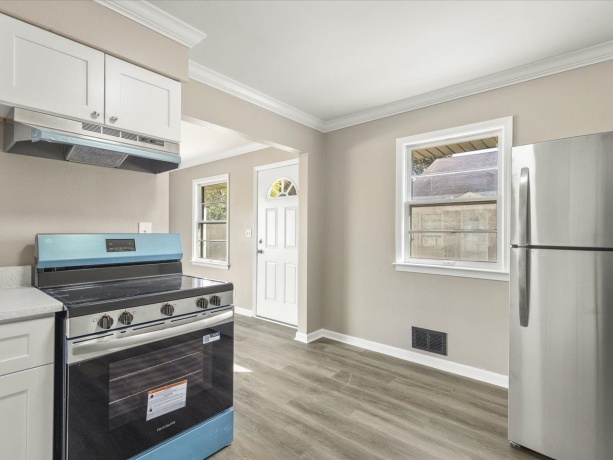 820 Cottage Grove, ROCKFORD, Illinois 61103, ,3 - 4 Units,For Sale,Cottage Grove,202506588