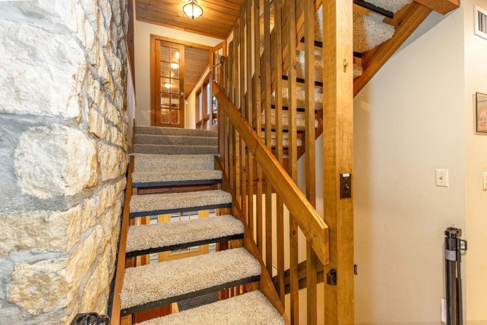 16 Hawthorn, GALENA, Illinois 61036, 5 Bedrooms Bedrooms, ,3 BathroomsBathrooms,House,For Sale,Hawthorn,202602103