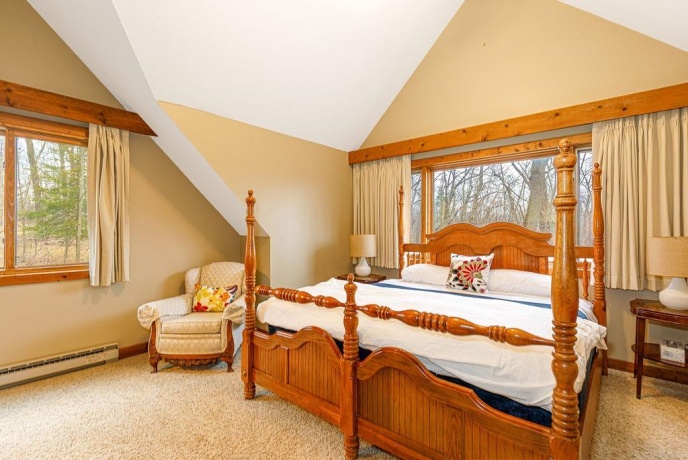 16 Hawthorn, GALENA, Illinois 61036, 5 Bedrooms Bedrooms, ,3 BathroomsBathrooms,House,For Sale,Hawthorn,202602103