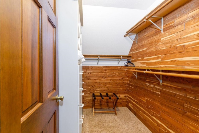 16 Hawthorn, GALENA, Illinois 61036, 5 Bedrooms Bedrooms, ,3 BathroomsBathrooms,House,For Sale,Hawthorn,202602103