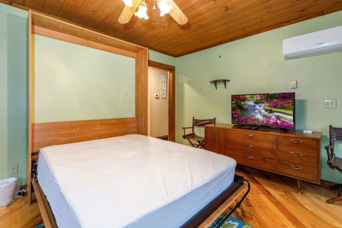 16 Hawthorn, GALENA, Illinois 61036, 5 Bedrooms Bedrooms, ,3 BathroomsBathrooms,House,For Sale,Hawthorn,202602103