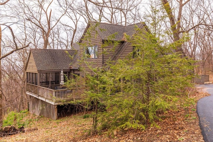 16 Hawthorn, GALENA, Illinois 61036, 5 Bedrooms Bedrooms, ,3 BathroomsBathrooms,House,For Sale,Hawthorn,202602103