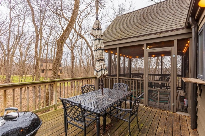 16 Hawthorn, GALENA, Illinois 61036, 5 Bedrooms Bedrooms, ,3 BathroomsBathrooms,House,For Sale,Hawthorn,202602103