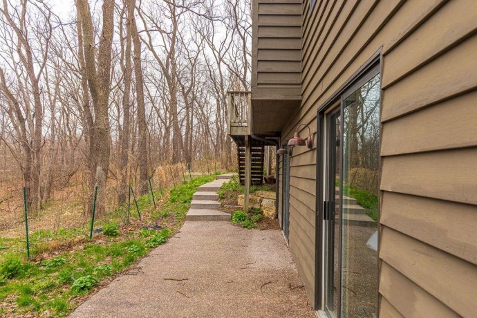 16 Hawthorn, GALENA, Illinois 61036, 5 Bedrooms Bedrooms, ,3 BathroomsBathrooms,House,For Sale,Hawthorn,202602103