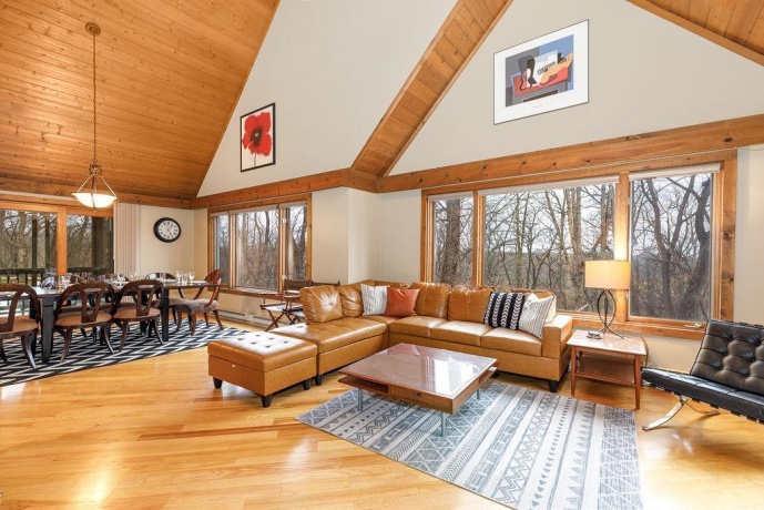 16 Hawthorn, GALENA, Illinois 61036, 5 Bedrooms Bedrooms, ,3 BathroomsBathrooms,House,For Sale,Hawthorn,202602103