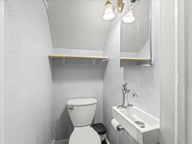 407 4th, BYRON, Illinois 61010, 4 Bedrooms Bedrooms, ,1 BathroomBathrooms,House,For Sale,4th,202602106