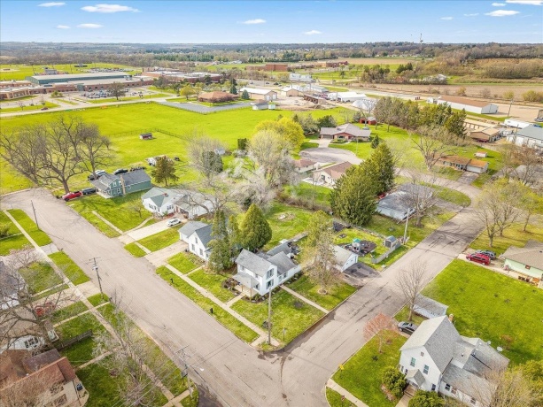 407 4th, BYRON, Illinois 61010, 4 Bedrooms Bedrooms, ,1 BathroomBathrooms,House,For Sale,4th,202602106