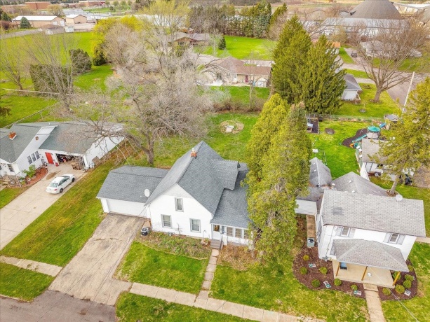 407 4th, BYRON, Illinois 61010, 4 Bedrooms Bedrooms, ,1 BathroomBathrooms,House,For Sale,4th,202602106