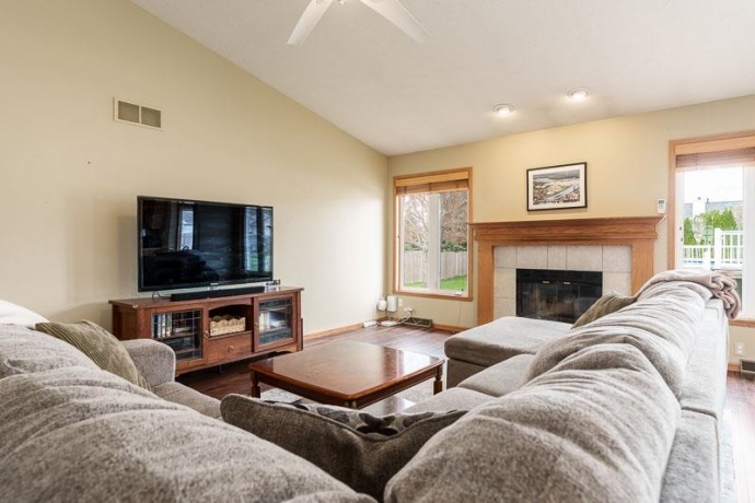 537 Byrnes, ROCKTON, Illinois 61072, 3 Bedrooms Bedrooms, ,3 BathroomsBathrooms,House,For Sale,Byrnes,202602107