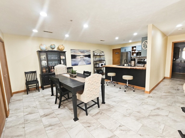 7260 Alpine Road #4, LOVES PARK, Illinois 61111, 2 Bedrooms Bedrooms, ,1 BathroomBathrooms,Condominium,For Sale,Alpine Road #4,202602109