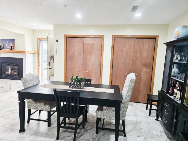 7260 Alpine Road #4, LOVES PARK, Illinois 61111, 2 Bedrooms Bedrooms, ,1 BathroomBathrooms,Condominium,For Sale,Alpine Road #4,202602109