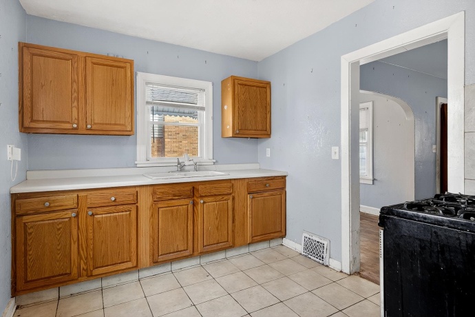 2823 Ridgeway, ROCKFORD, Illinois 61101, 2 Bedrooms Bedrooms, ,1 BathroomBathrooms,House,For Sale,Ridgeway,202601663