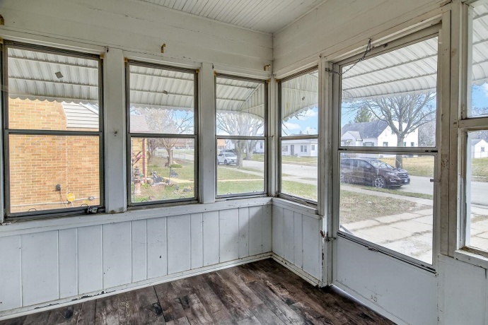 2823 Ridgeway, ROCKFORD, Illinois 61101, 2 Bedrooms Bedrooms, ,1 BathroomBathrooms,House,For Sale,Ridgeway,202601663