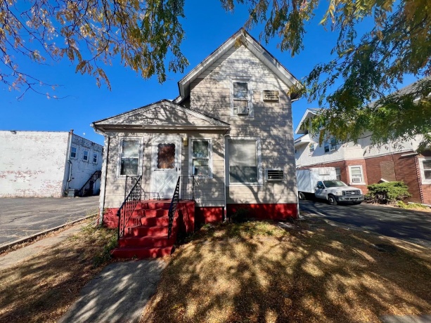 212 4th, ROCKFORD, Illinois 61107, ,3 - 4 Units,For Sale,4th,202602117