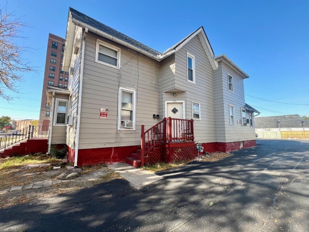 212 4th, ROCKFORD, Illinois 61107, ,3 - 4 Units,For Sale,4th,202602117