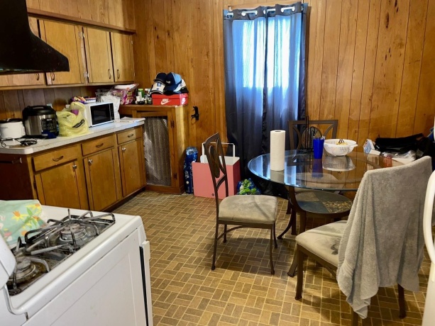 212 4th, ROCKFORD, Illinois 61107, ,3 - 4 Units,For Sale,4th,202602117